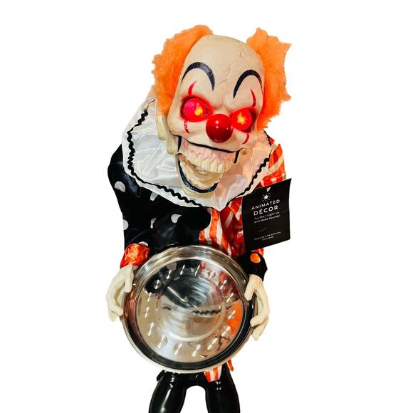 Halloween Clown eyes light up Red .A Candy a day keeps the Clown away - Picture 6 of 6